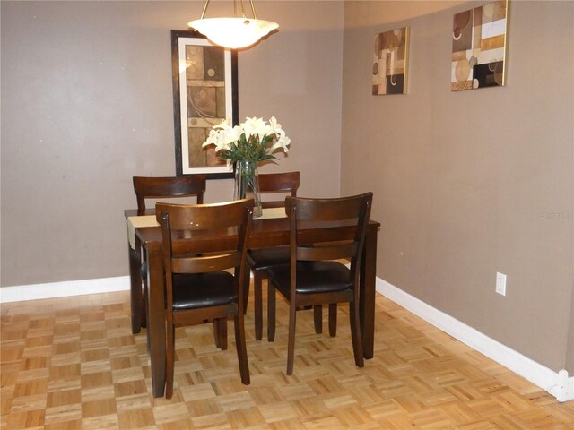 4340 Lakeway Dr Unit H, Orlando, FL 32839 - dining area with baseboards