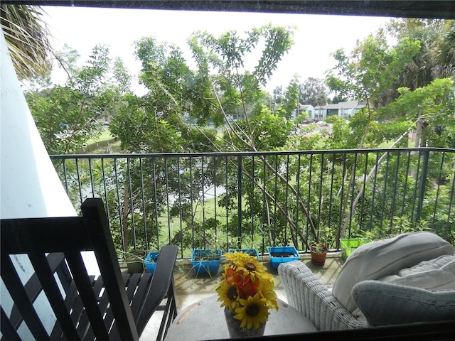 4340 Lakeway Dr Unit H, Orlando, FL 32839 - balcony featuring an outdoor hangout area