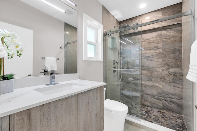 2015 Summerfield Rd, Winter Park, FL 32792 - full bath with a stall shower, toilet, vanity, and recessed lighting