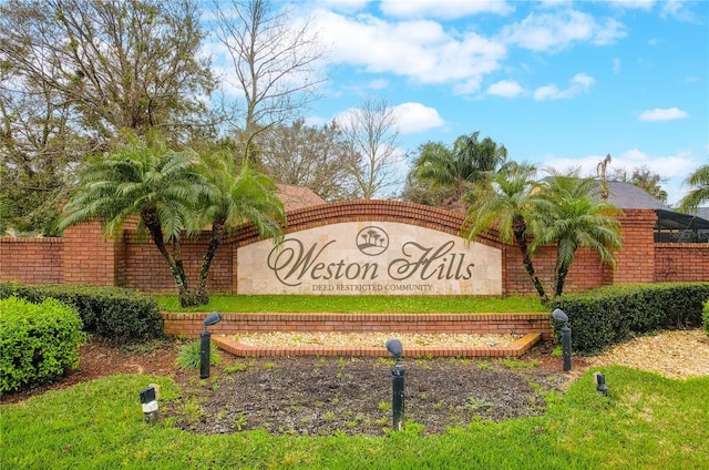 view of community / neighborhood sign