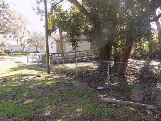 view of yard featuring fence