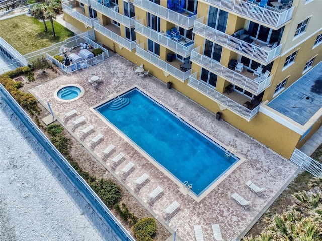 view of swimming pool