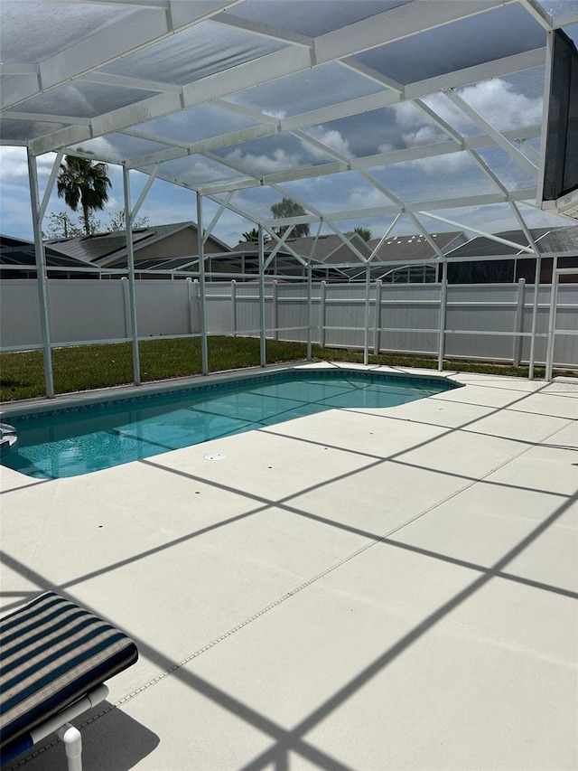 954 Lockbreeze Dr, Davenport, FL 33897 - view of pool with a lanai and a patio