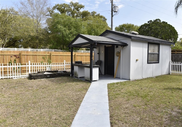 exterior space featuring fence