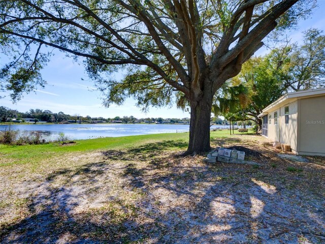 view of yard with a water view