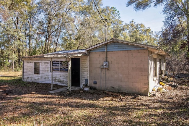 view of outbuilding