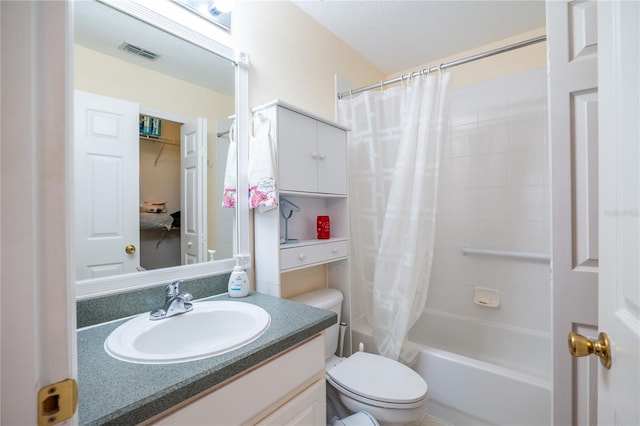 full bathroom featuring vanity, shower / bath combo with shower curtain, toilet, and visible vents