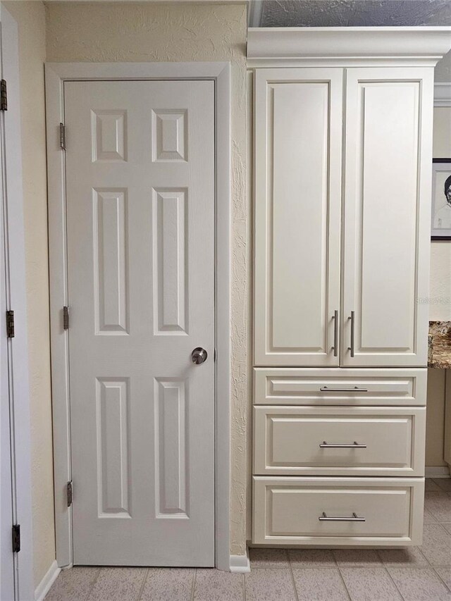 1706 S Lakeside Ct, Venice, FL 34293 - interior details featuring baseboards