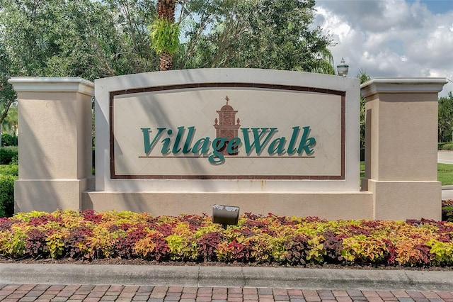 view of community / neighborhood sign