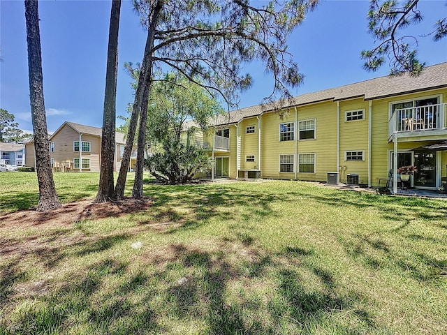 2040 Royal Bay Blvd Unit 30, Kissimmee, FL 34746 - view of green lawn