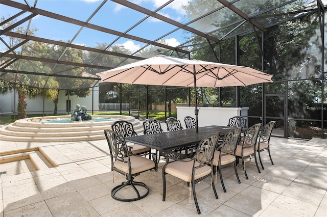 view of patio featuring an outdoor pool, outdoor dining area, a jacuzzi, and a lanai