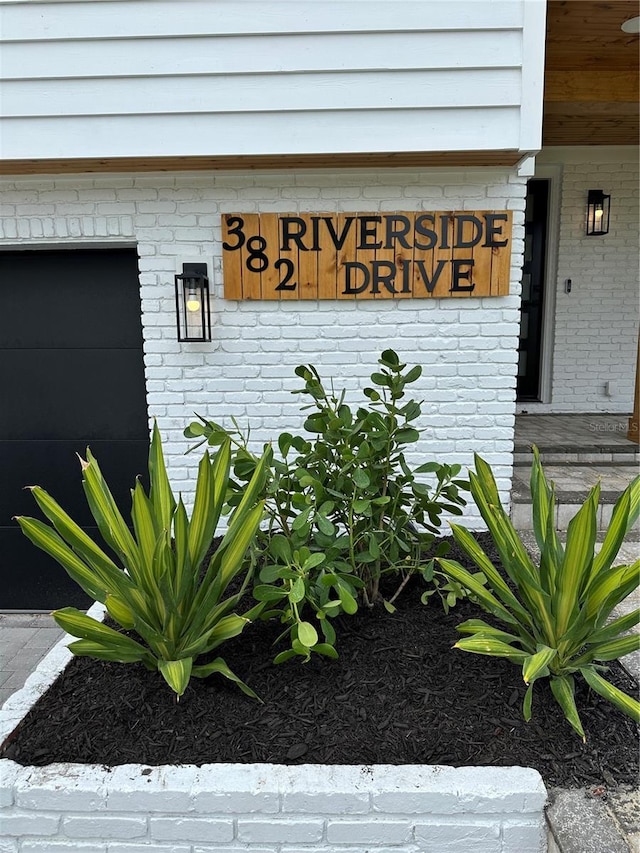 382 Riverside Dr, Ormond Beach, FL 32176 - exterior view of brick siding