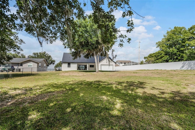 view of yard featuring fence