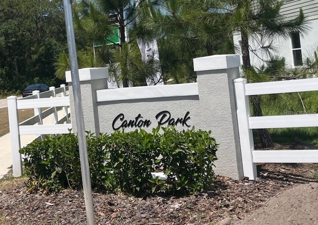 2005 Canton Park Dr, Winter Haven, FL 33881 - community / neighborhood sign with fence