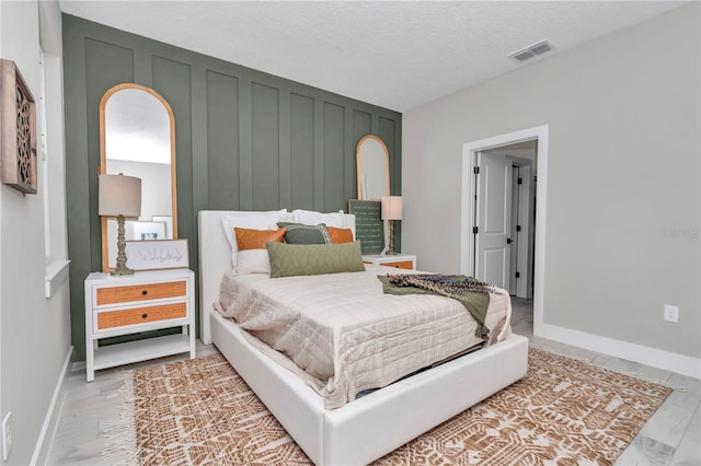 12639 SW 78th Pl, Dunnellon, FL 34432 - bedroom with baseboards