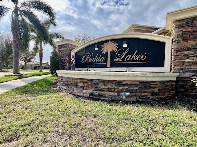 view of community / neighborhood sign