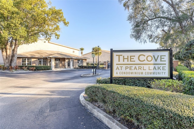 view of community / neighborhood sign