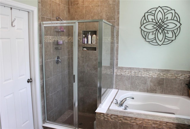 4110 Arlington Ridge Blvd, Leesburg, FL 34748 - bathroom featuring a garden tub and a stall shower
