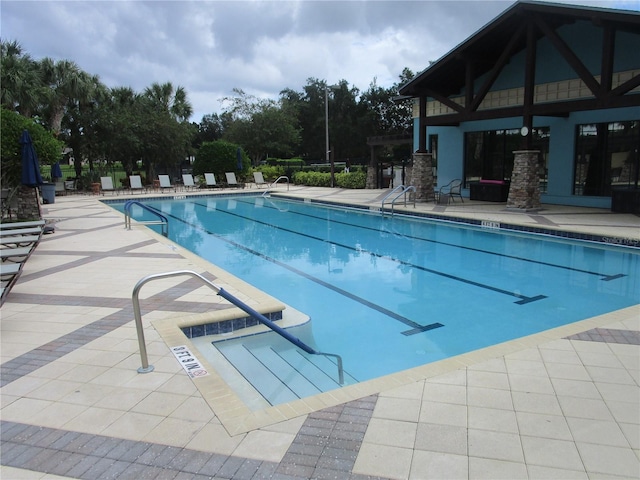 4110 Arlington Ridge Blvd, Leesburg, FL 34748 - community pool with a patio