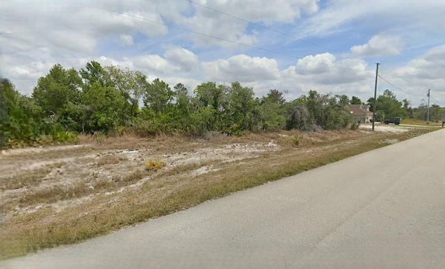 Listing photo 3 for 1348 Aleutian St NE, Lake Placid FL 33852