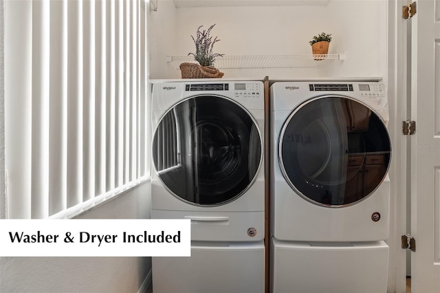 laundry room with laundry area and independent washer and dryer