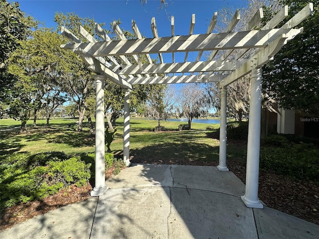 view of patio featuring a pergola