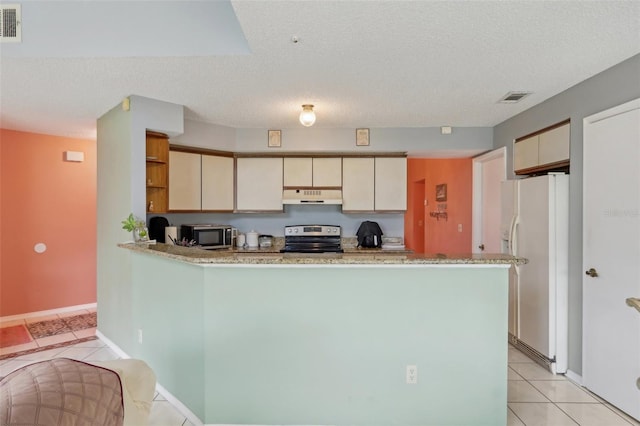 kitchen featuring visible vents, a peninsula, open shelves, stainless steel appliances, and under cabinet range hood