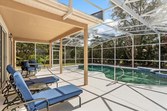 8606 Terrace Pines Ct, Orlando, FL 32836 - view of pool featuring a lanai, a pool with connected hot tub, and a patio