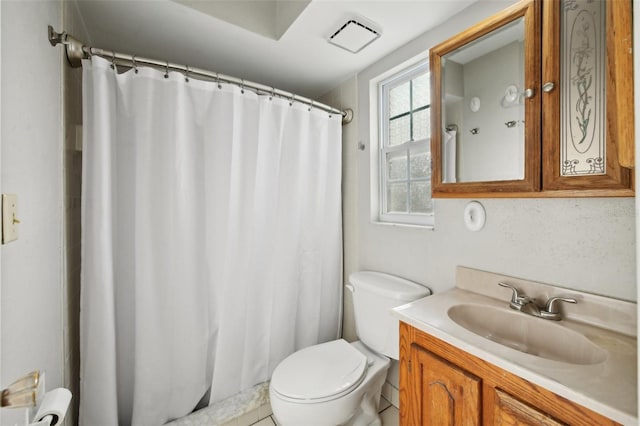 101 Ludlow Dr, Longwood, FL 32779 - full bath featuring visible vents, toilet, vanity, and a shower with curtain