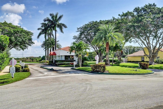 2502 SW 23rd Cranbrook Dr, Boynton Beach, FL 33436 - view of front of house with a front lawn