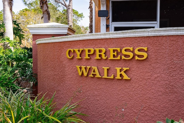 view of community / neighborhood sign