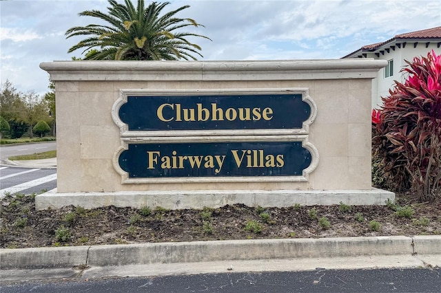 view of community / neighborhood sign