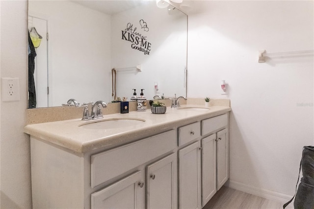 7407 Ripplepointe Way, Windermere, FL 34786 - full bathroom with double vanity and baseboards