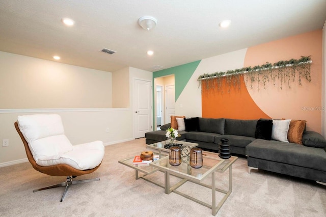 living area with baseboards, carpet flooring, visible vents, and recessed lighting