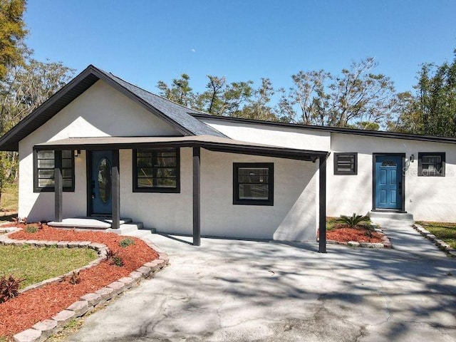 view of front of property with stucco siding