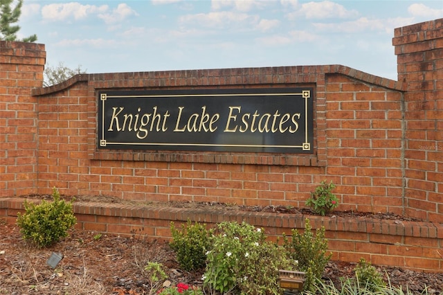 view of community / neighborhood sign