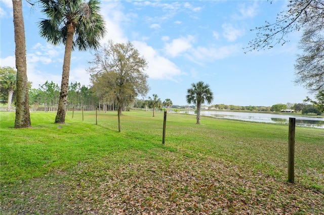 view of yard featuring a water view