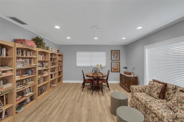 dining area with recessed lighting, visible vents, baseboards, and light wood-style floors