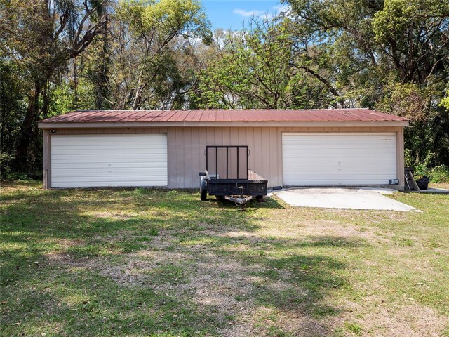 view of detached garage