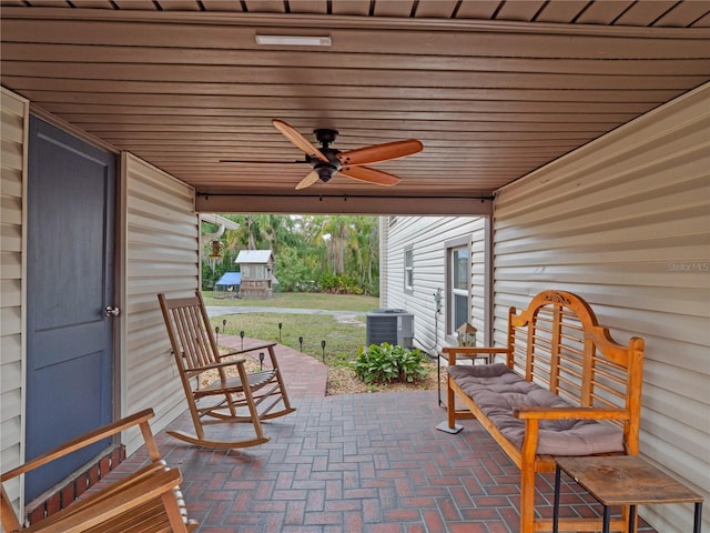 500 Forest Lake Dr, Altamonte Springs, FL 32714 - view of patio with central AC unit and a ceiling fan