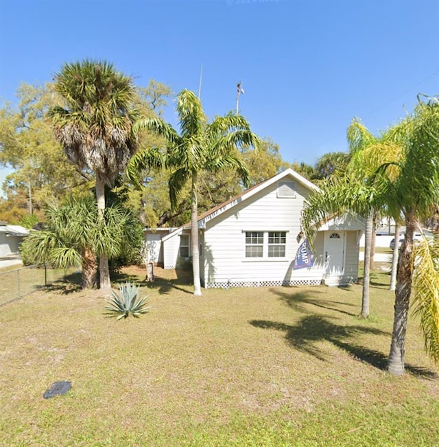 744 Myrtle Ave, Venice, FL 34285 - exterior space with fence