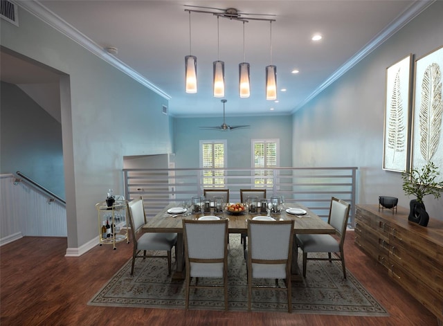 dining space featuring ornamental molding, a ceiling fan, wood finished floors, recessed lighting, and baseboards