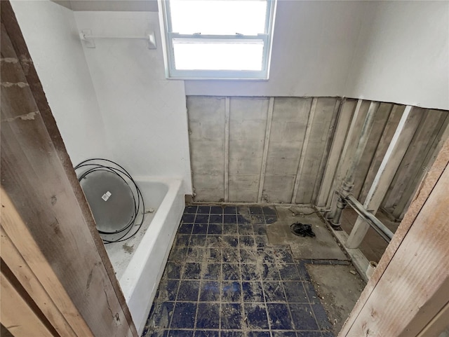 full bathroom featuring a bathtub