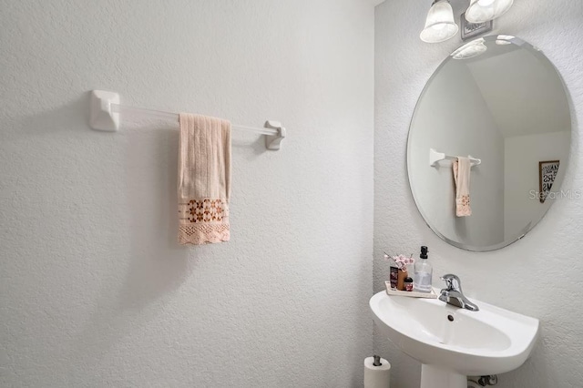 bathroom featuring a sink