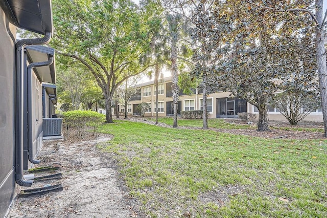 view of yard featuring a residential view