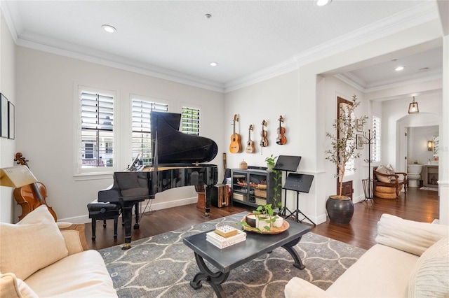 living area featuring recessed lighting, baseboards, wood finished floors, and ornamental molding