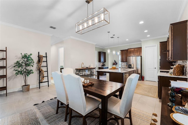 dining space featuring visible vents, ornamental molding, recessed lighting, light tile patterned floors, and baseboards