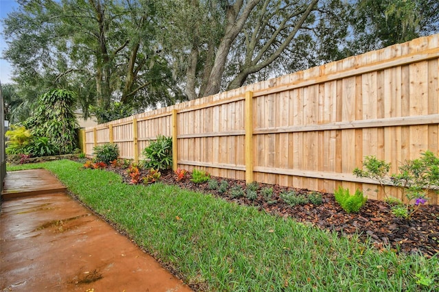 view of yard featuring fence