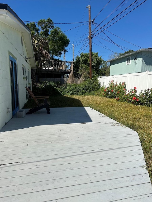 deck with fence