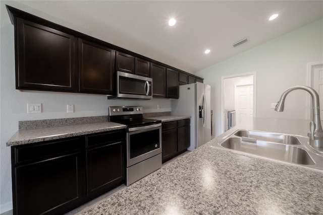 328 Woodland Trl, Lady Lake, FL 32159 - photo 8